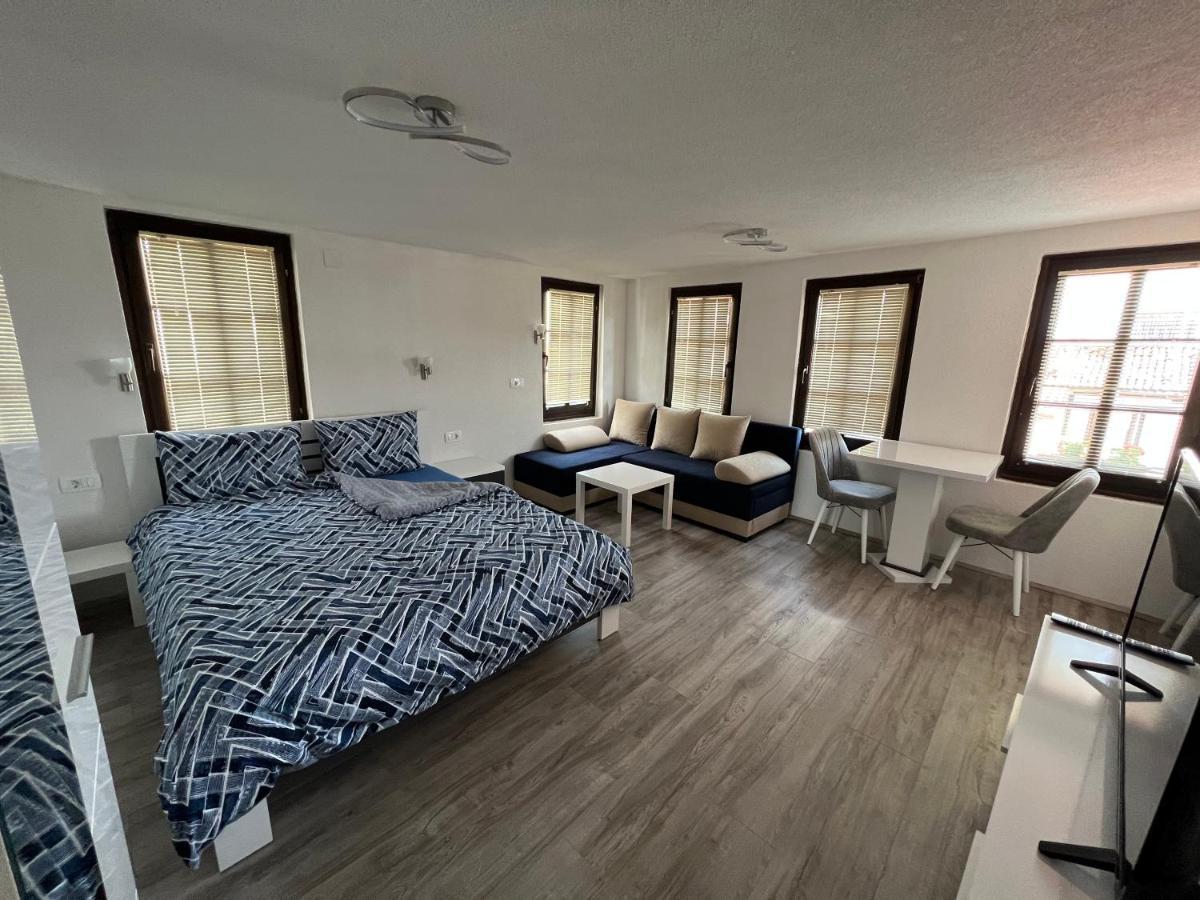 Patche - A Wine Cellar Hideaway In The Historic Of Revolutionary Metodi Patche Apartman *